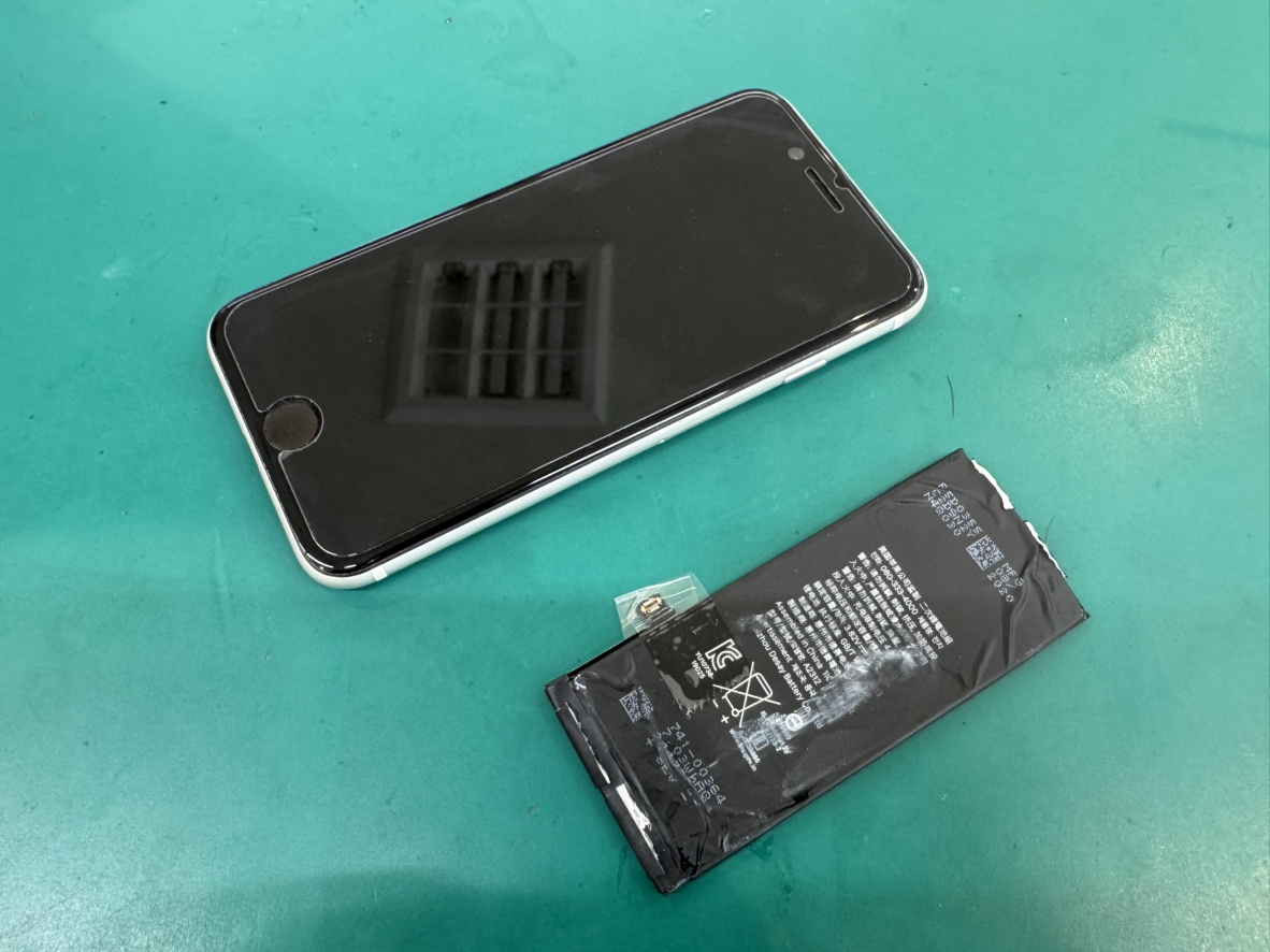 横須賀でiPhoneSE2電池交換！即日修理